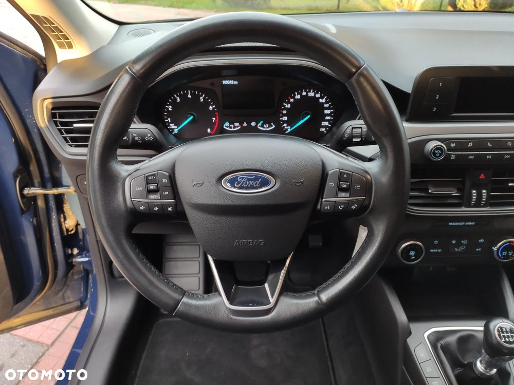 Ford Focus 1.0 EcoBoost Trend Edition - 22