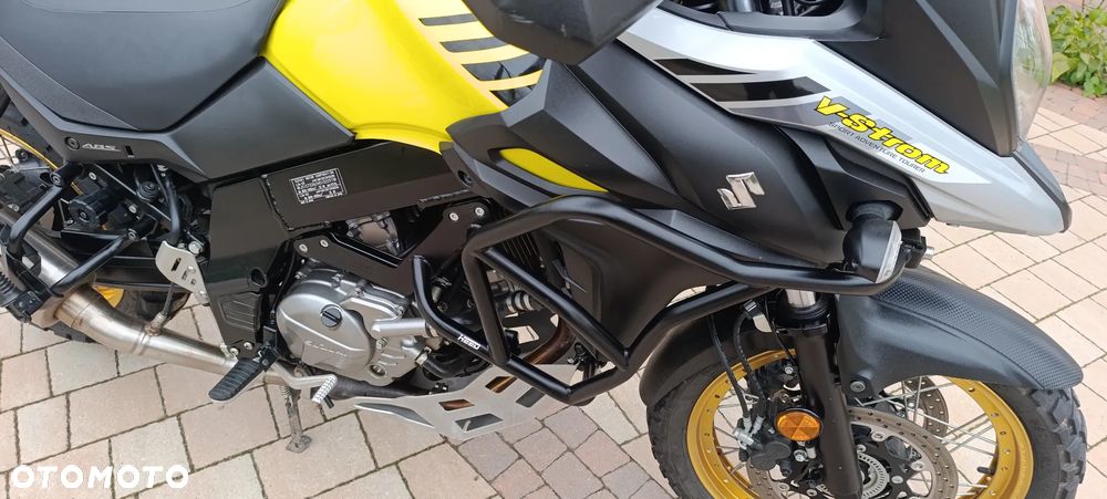 Suzuki V-STROM - 20