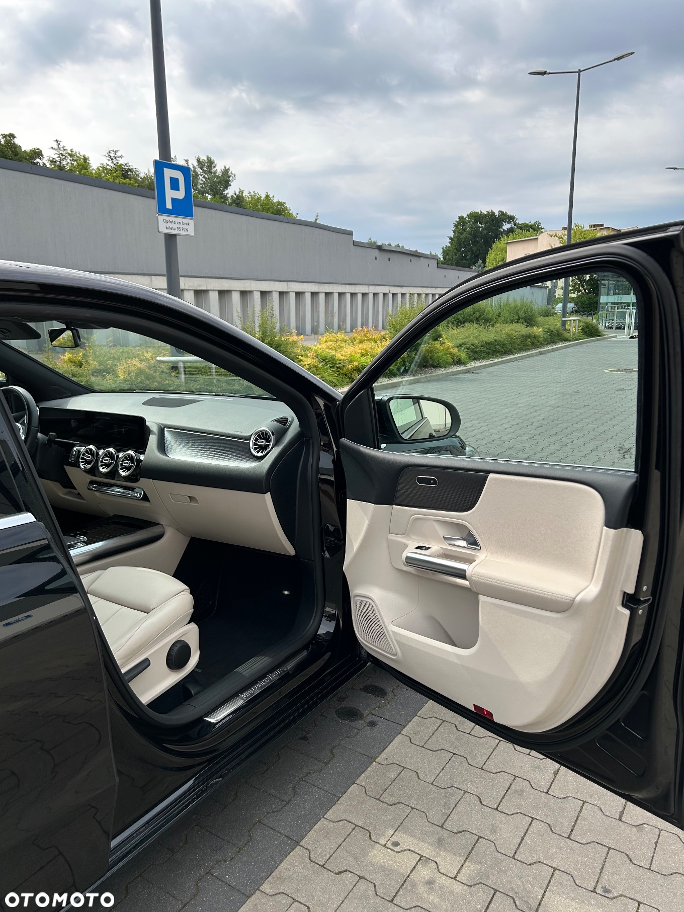 Mercedes-Benz Klasa B 180 7G-DCT - 11