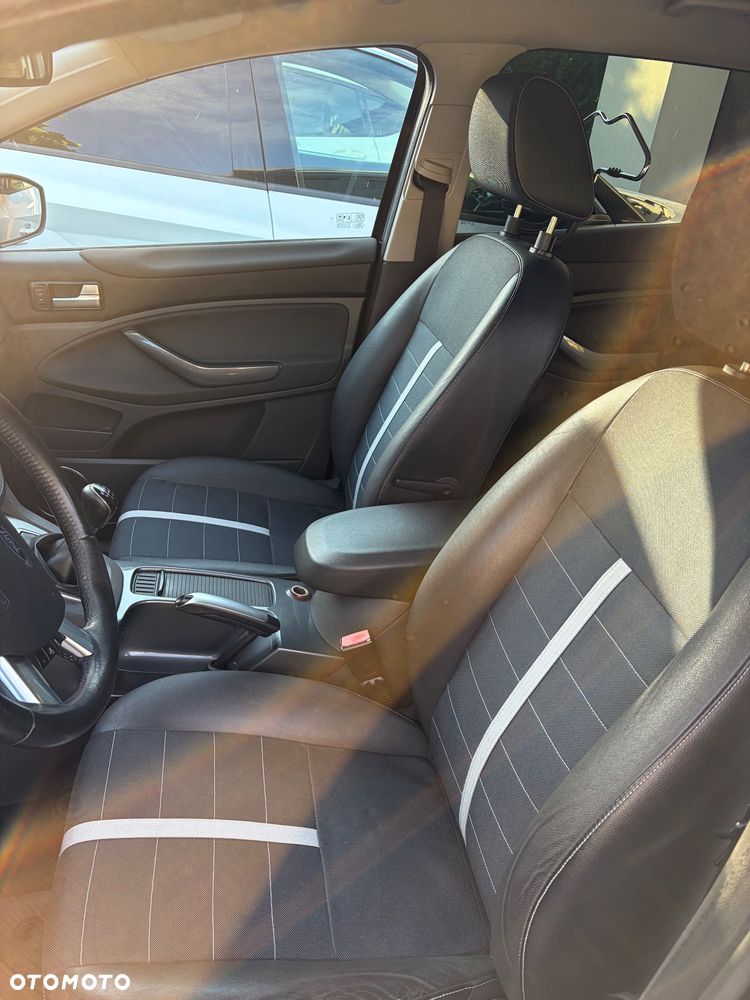 Ford Kuga 2.0 TDCi Titanium - 13