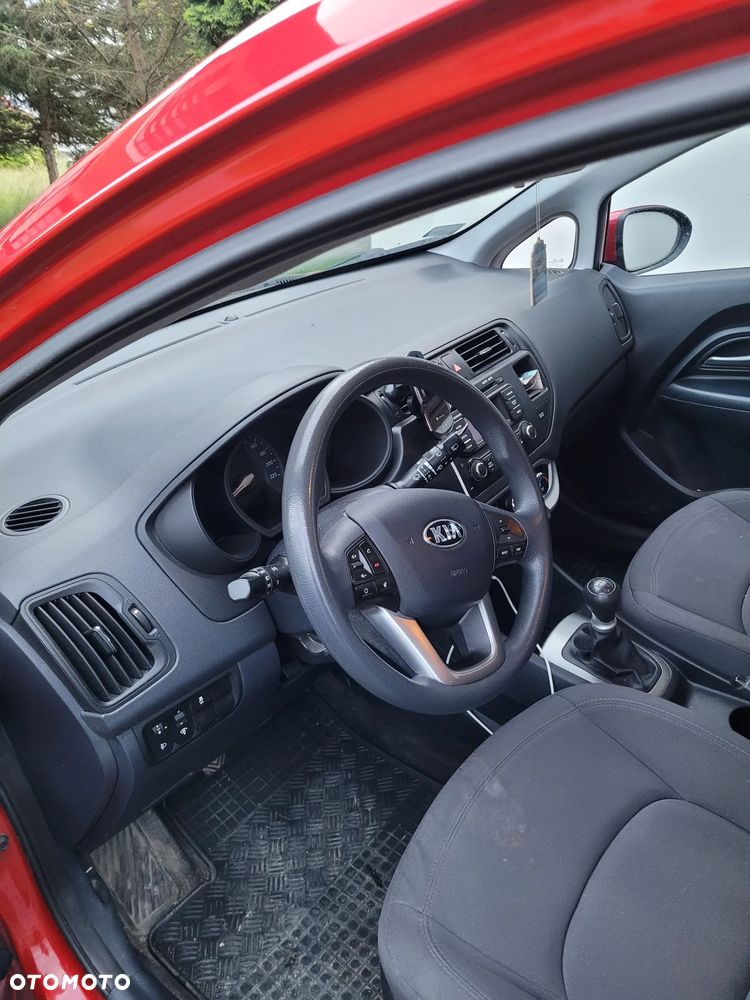 Kia Rio 1.2 M - 12