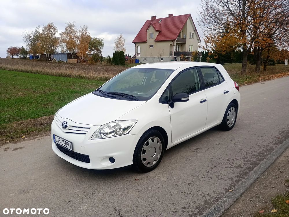 Toyota Auris - 12