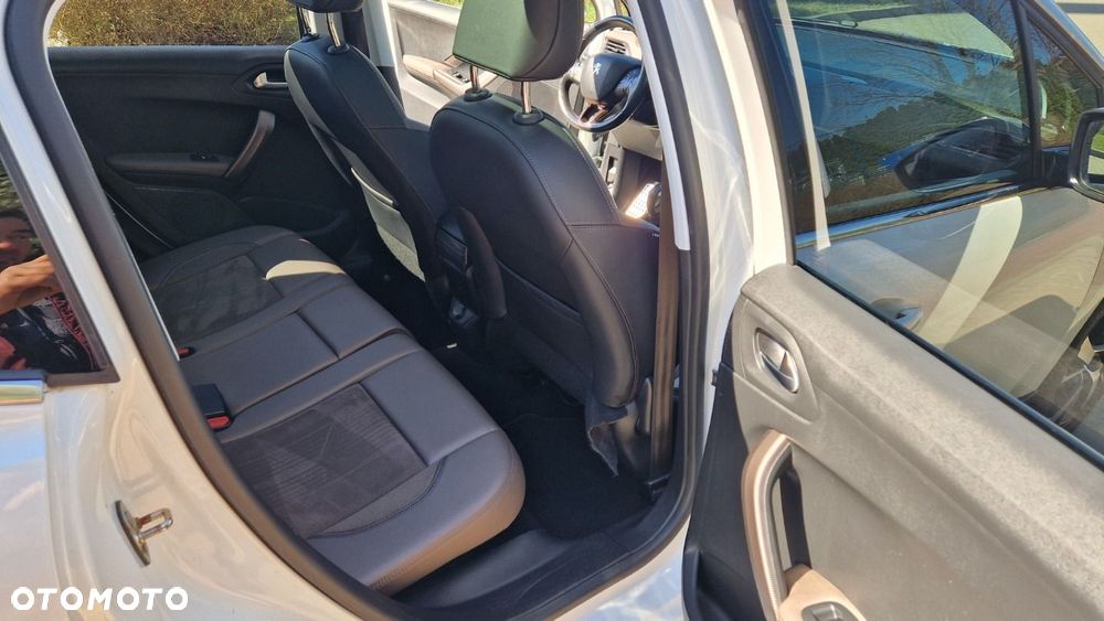 Peugeot 2008 120 VTI Allure - 21