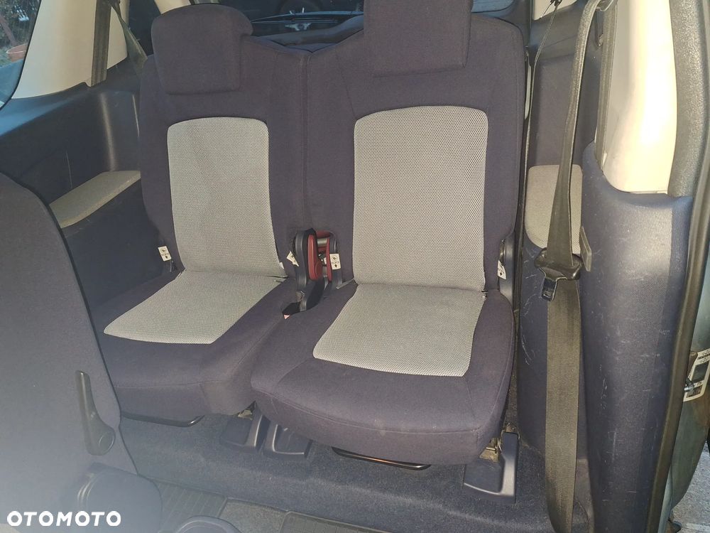 Peugeot 1007 1.4 HDI Trendy - 14