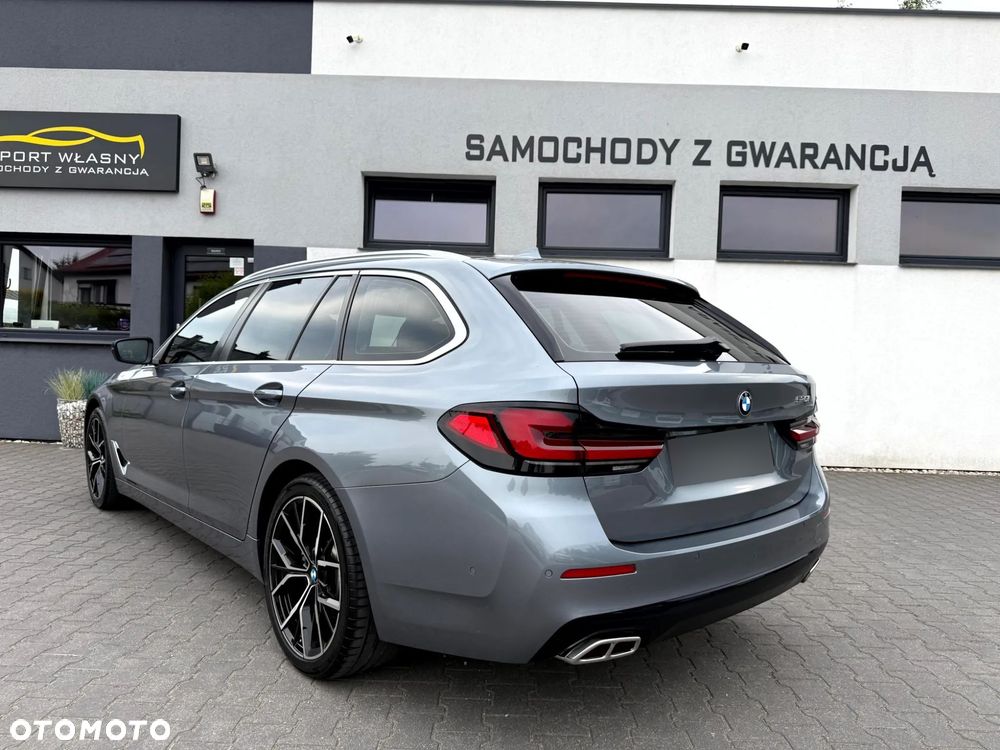 BMW Seria 5 520i Sport-Aut - 4