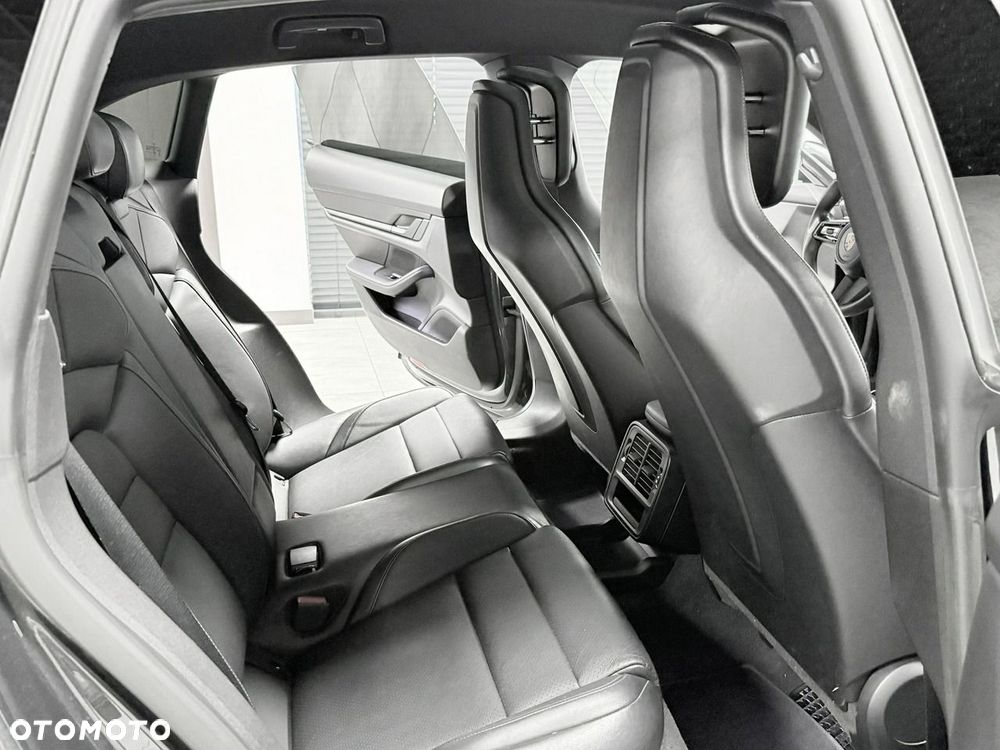 Porsche Taycan Performance Plus - 28