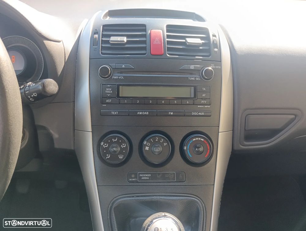 Toyota Auris 1.33 VVT-i - 11