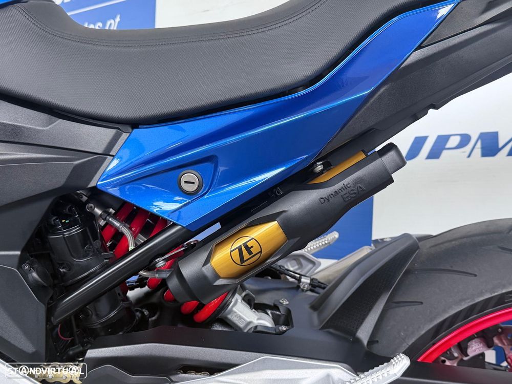 BMW F 900 R - 16