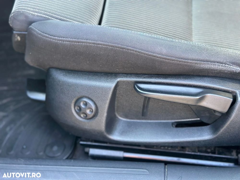 Audi A4 2.0 TDI B8 - 11