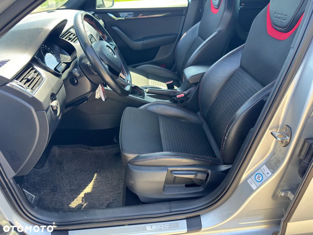 Skoda Octavia 2.0 TDI DSG RS - 27