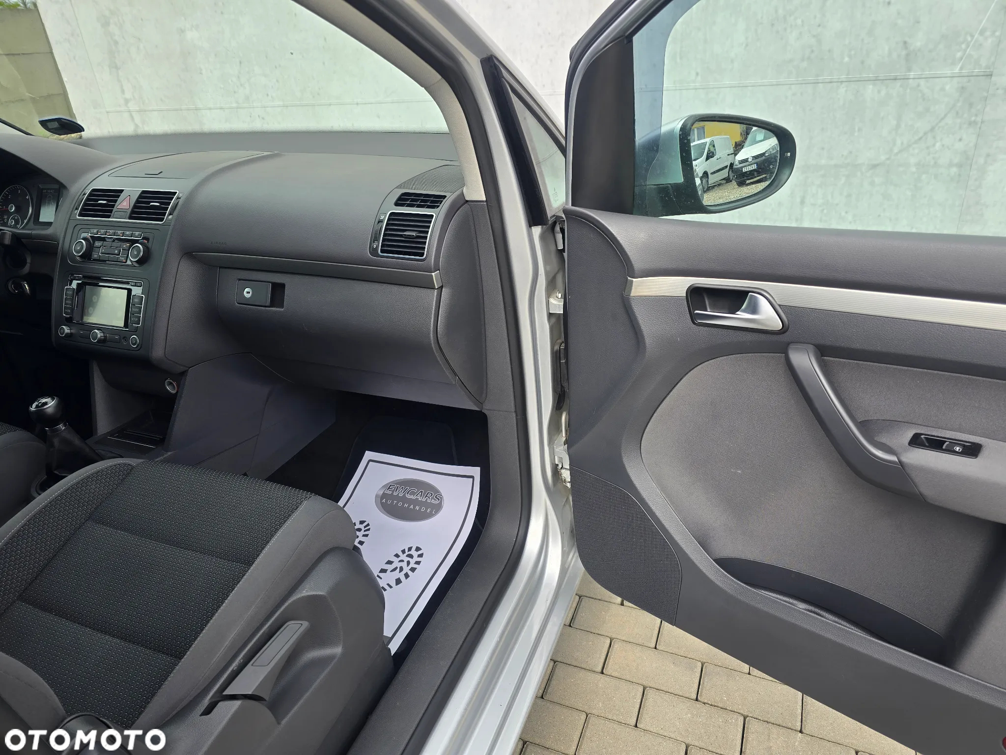 Volkswagen Touran 2.0 TDI Trendline - 36
