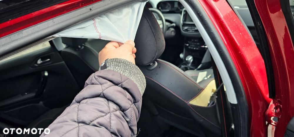 Peugeot 2008 PureTech 110 Stop&Start EAT6 GT-Line Edition - 16