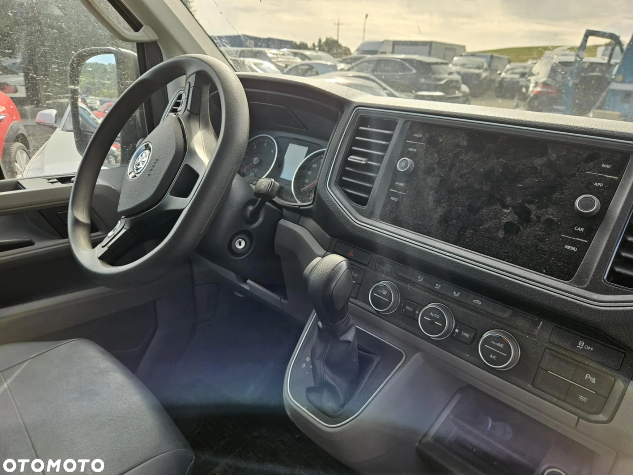 Volkswagen CRAFTER  2.0 TDI 180kM AUTOMAT 2024 ROK - 4