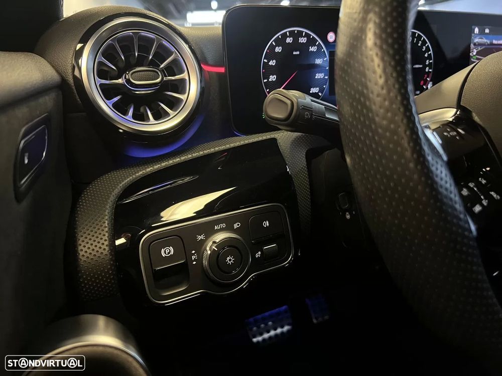 Mercedes-Benz A 250 Limousine e AMG Line - 47