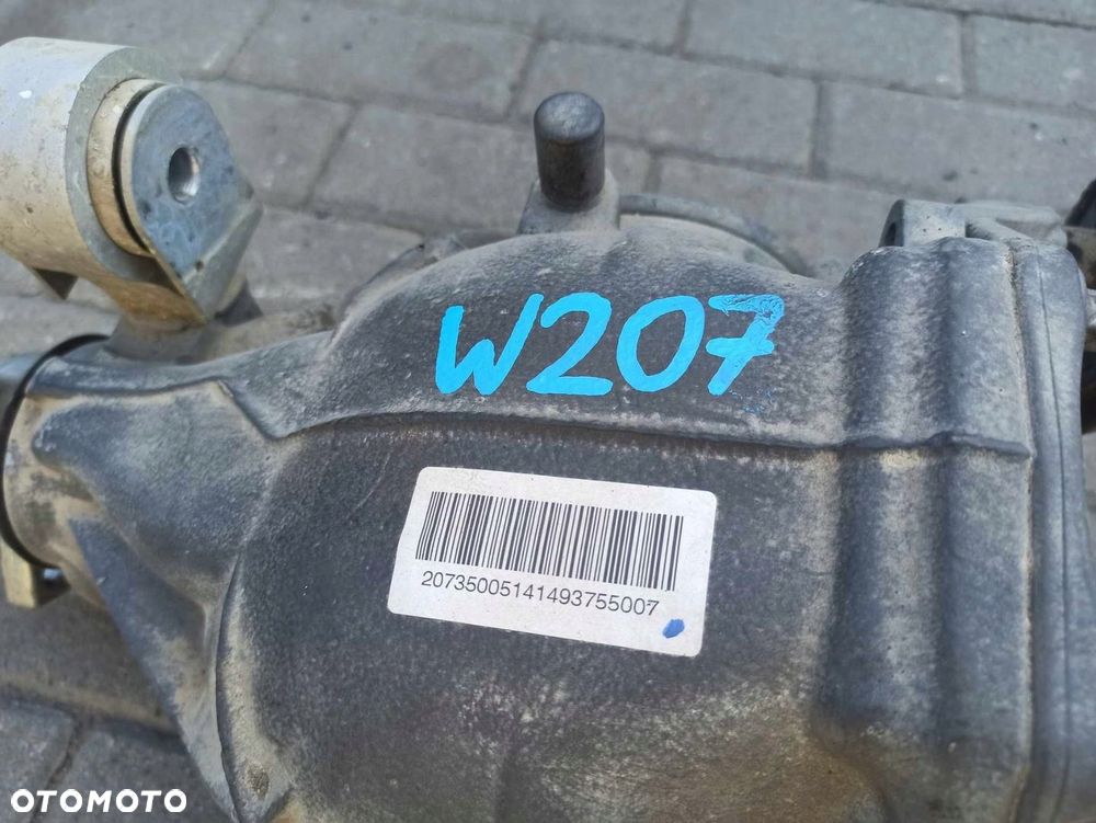 MERCEDES W207 MOST DYFERENCJAŁ TYŁ 2073500514 - 5