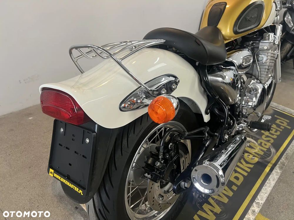 Triumph Adventurer - 18