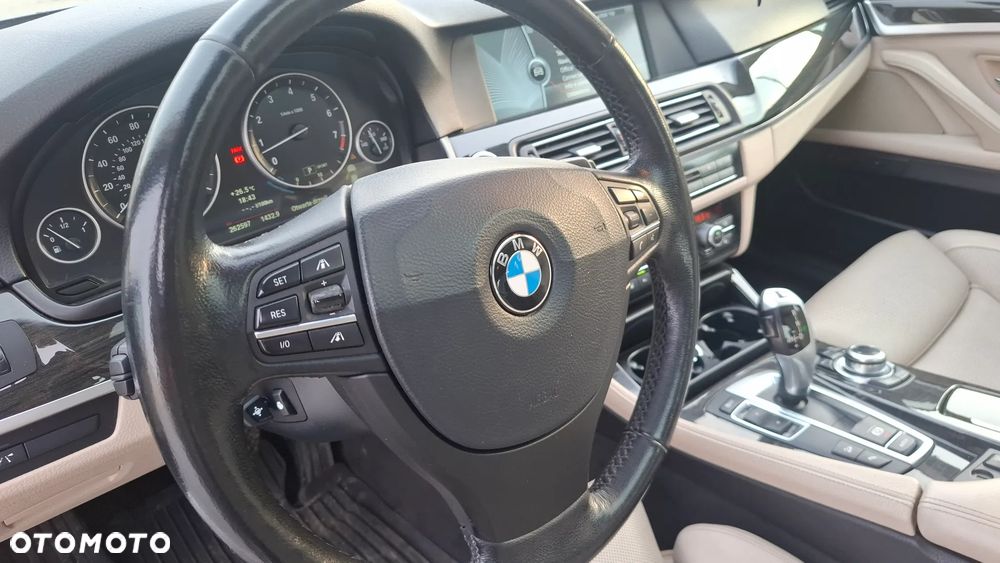 BMW Seria 5 535i xDrive - 17