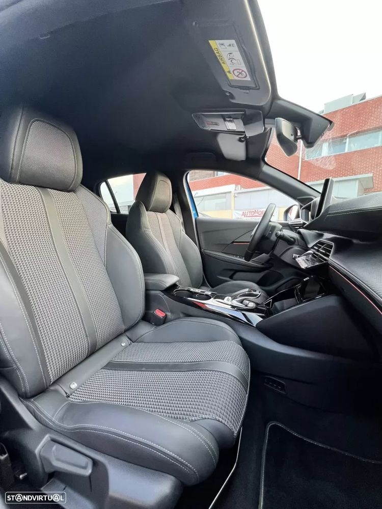 Peugeot e-208 - 10