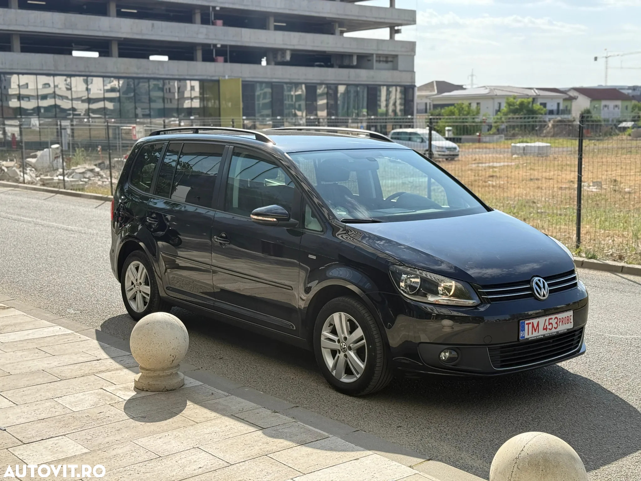Volkswagen Touran 2.0 TDI DPF BlueMotion Technology MATCH - 4