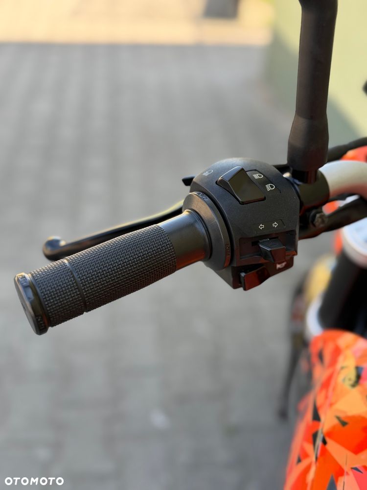 KTM Duke 125 - 35