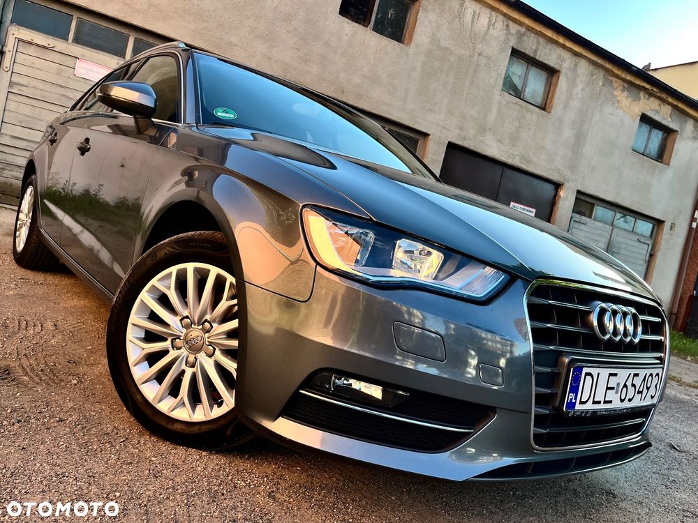 Audi A3 Sportback 1.6 TDI DPF S tronic Ambiente - 3