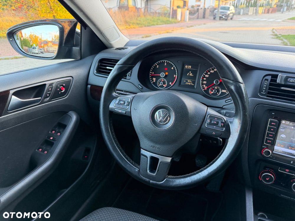 Volkswagen Jetta 1.6 TDI BMT Comfortline - 25