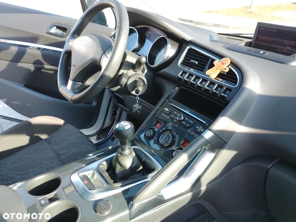 Peugeot 3008 1.6 HDi Premium - 8