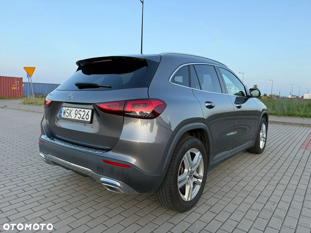 Mercedes-Benz GLA - 15