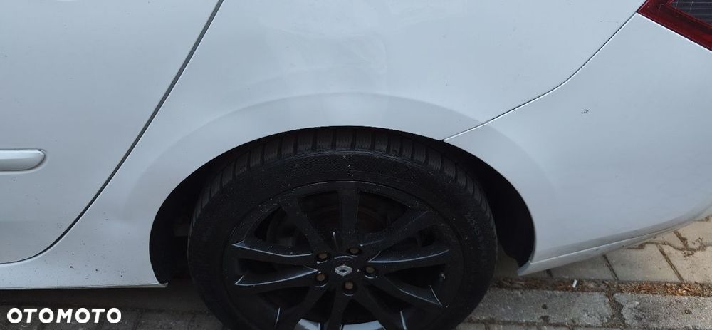 Renault Laguna 2.0 dCi GT - 2
