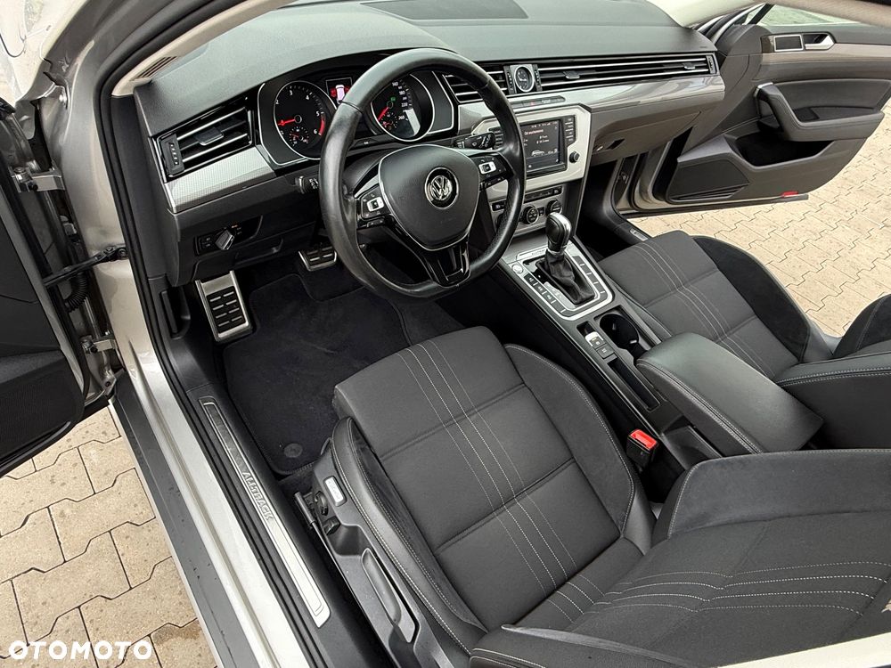 Volkswagen Passat Alltrack 2.0 TDI SCR 4Motion DSG (BMT) - 19