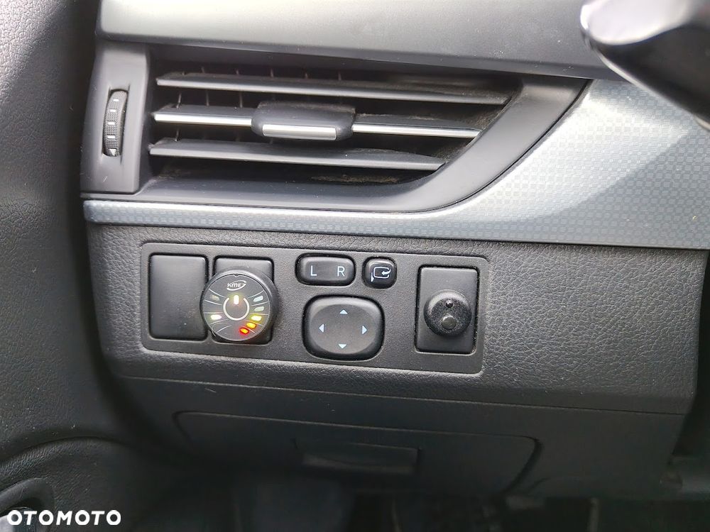 Toyota Avensis 1.8 Premium - 15