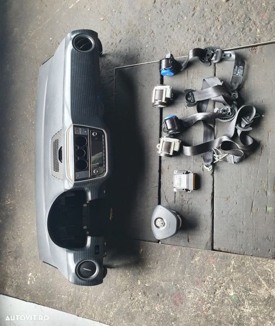 Dezmembrez Volkswagen Up 1 [2011 - 2020] Hatchback 5-usi 1.0 ASG (75 hp) - 9