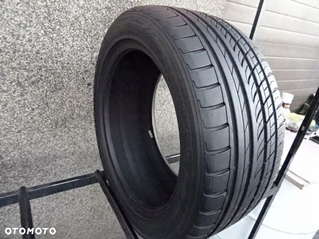 245/45/R17 99W XL TRACMAX Radial F107 - 2