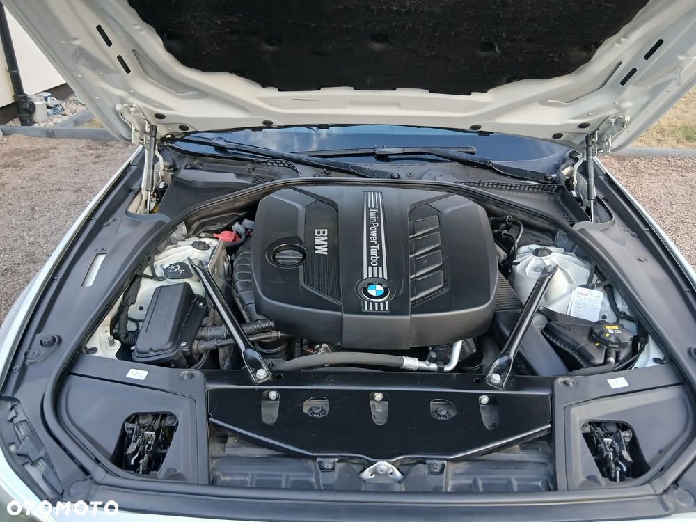 BMW Seria 5 520d xDrive - 25