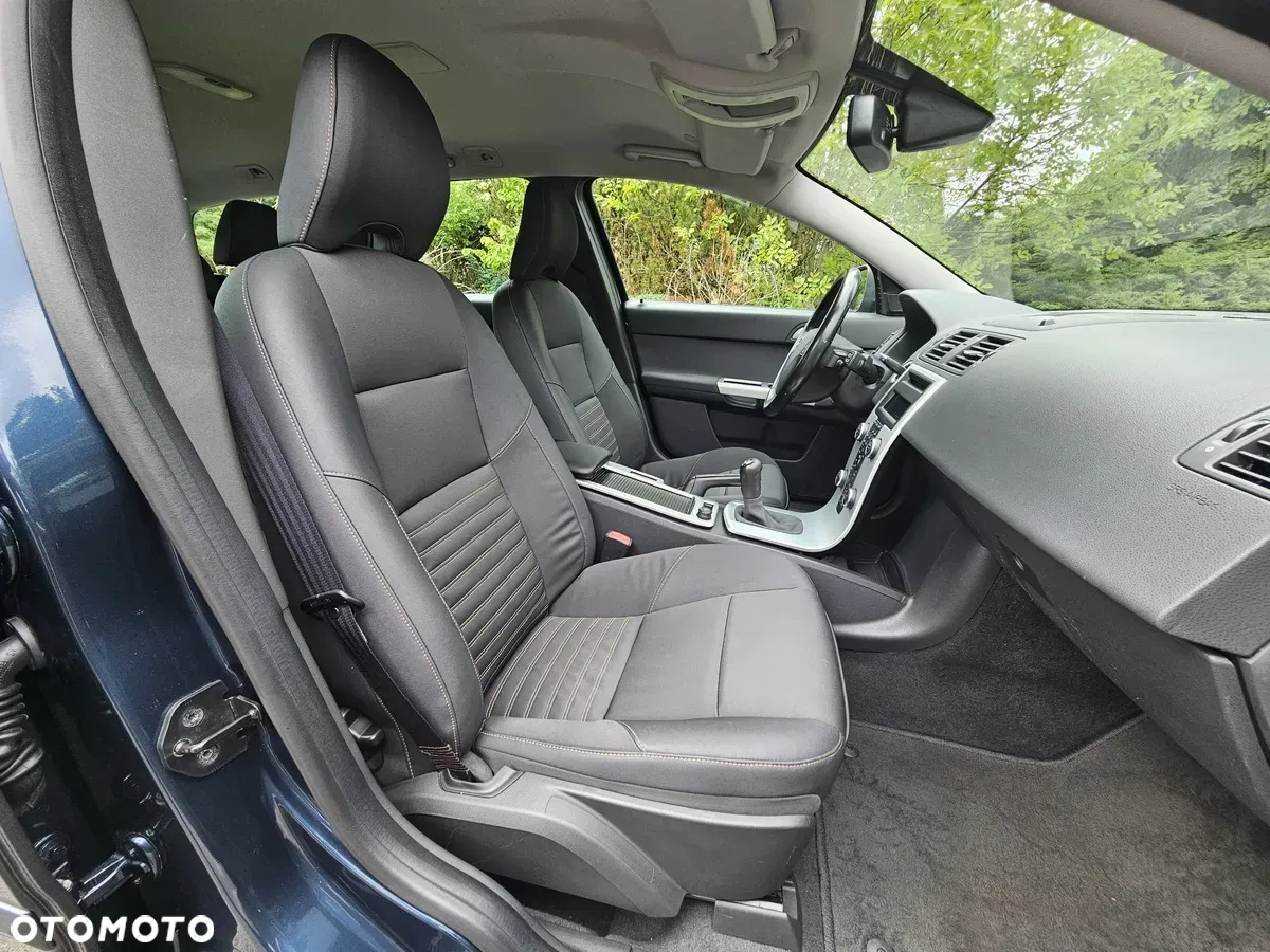 Volvo V50 2.0 Momentum - 10