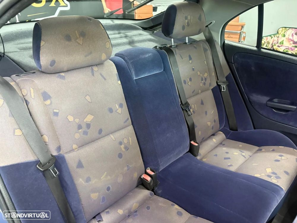 Mitsubishi Carisma HB 1.9 Di-D HP Avance - 10