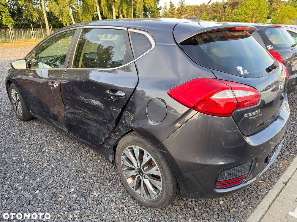 Kia Ceed 1.4 CVVT UEFA EURO 2016 - 7
