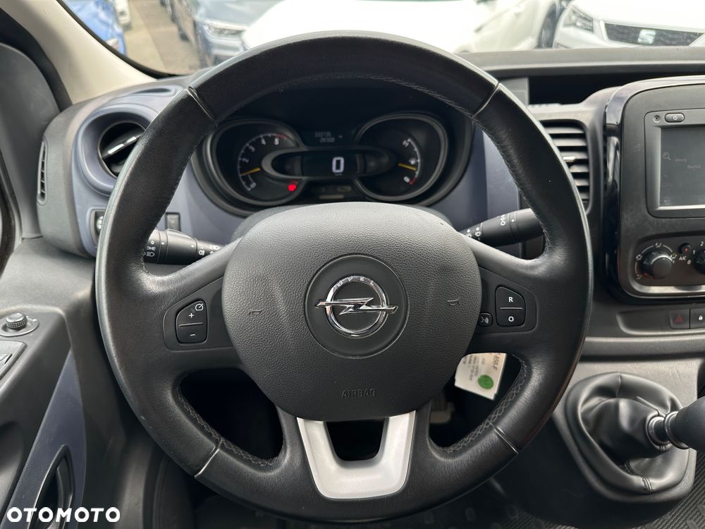 Opel Vivaro L2H1 2,9t Elegance - 11