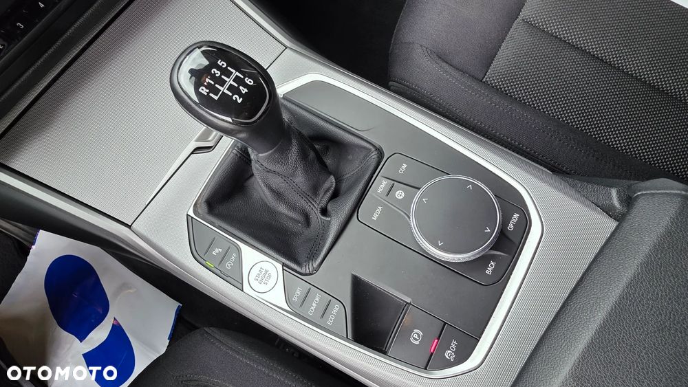 BMW Seria 3 318d - 20