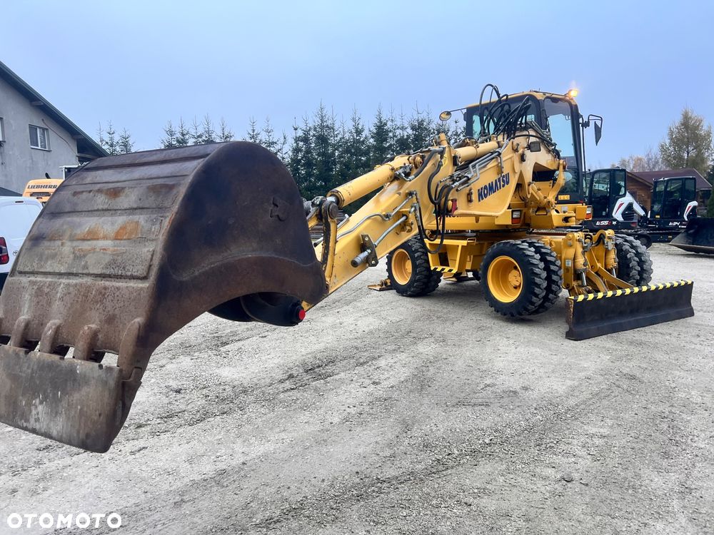 Komatsu Koparka kołowa KOMATU PW98MR-8 10ton 4x4x4 ośki skrętne Ramię 3x łamane BEZ DPF i ADBLUE 4 cyl dodatkowe wyjścia hydr Pług Podpory  2012 szybka zwinna Prosto z importu 1 właściciel Cat TEREX Liebherr Wacker Pw 98 Mr 8 11 - 27