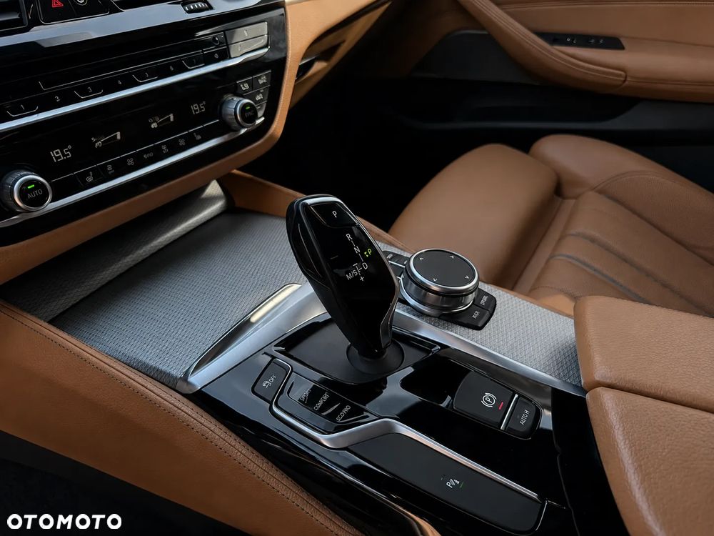 BMW Seria 5 530i M Sport Edition - 11