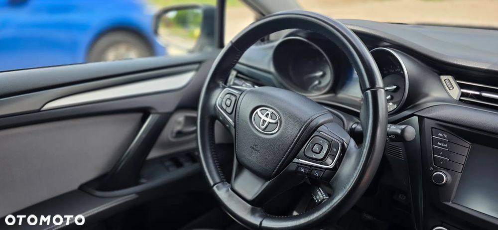 Toyota Avensis 2.0 Premium MS - 28