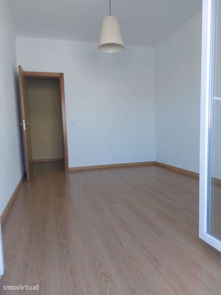 Apartamento T3 Amora - Seixal - Grande imagem: 2/11