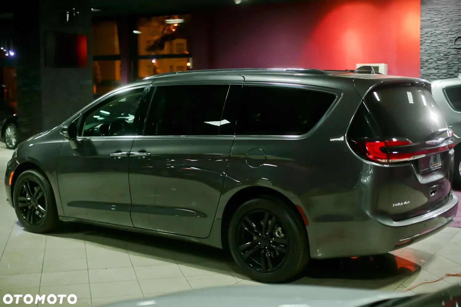 Chrysler Pacifica - 7