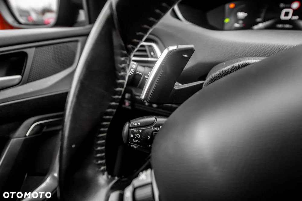 Peugeot 308 BlueHDi 130 EAT8 Allure - 28