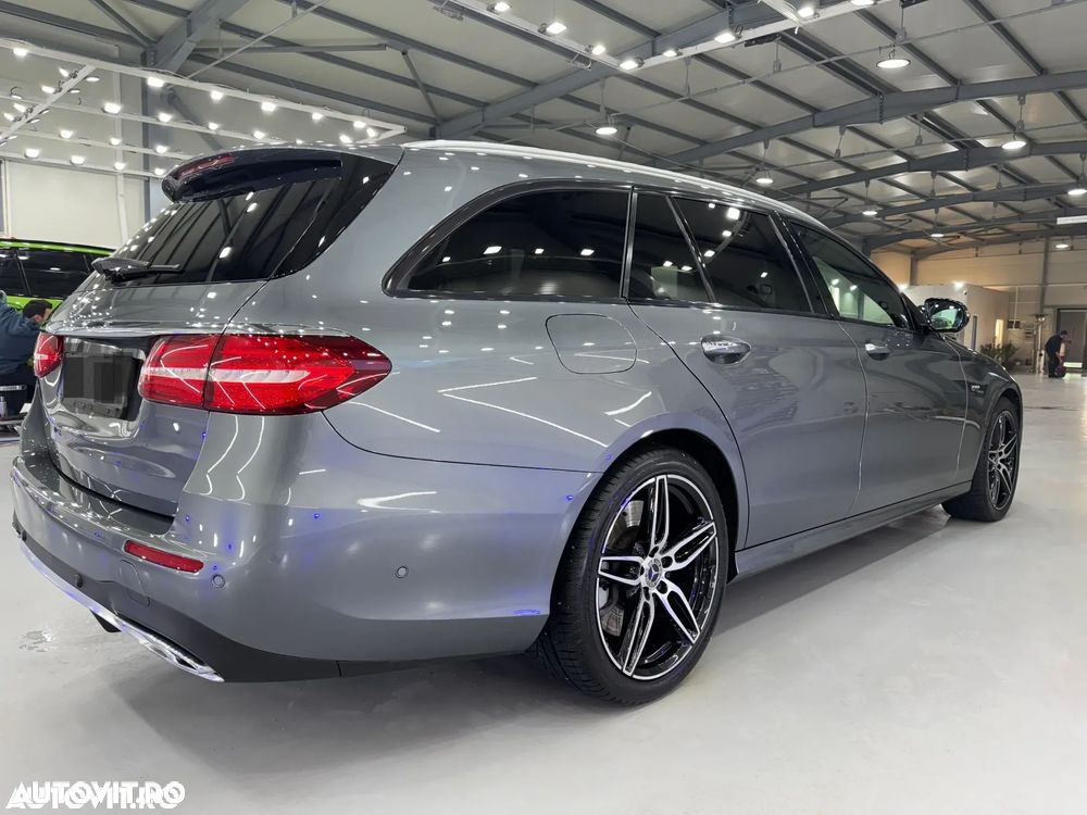 Mercedes-Benz E - 8