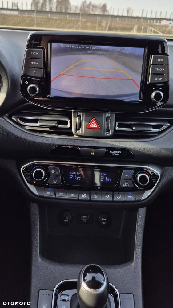 Hyundai i30 ver-1-5-t--gdi-48v-smart-dct - 17