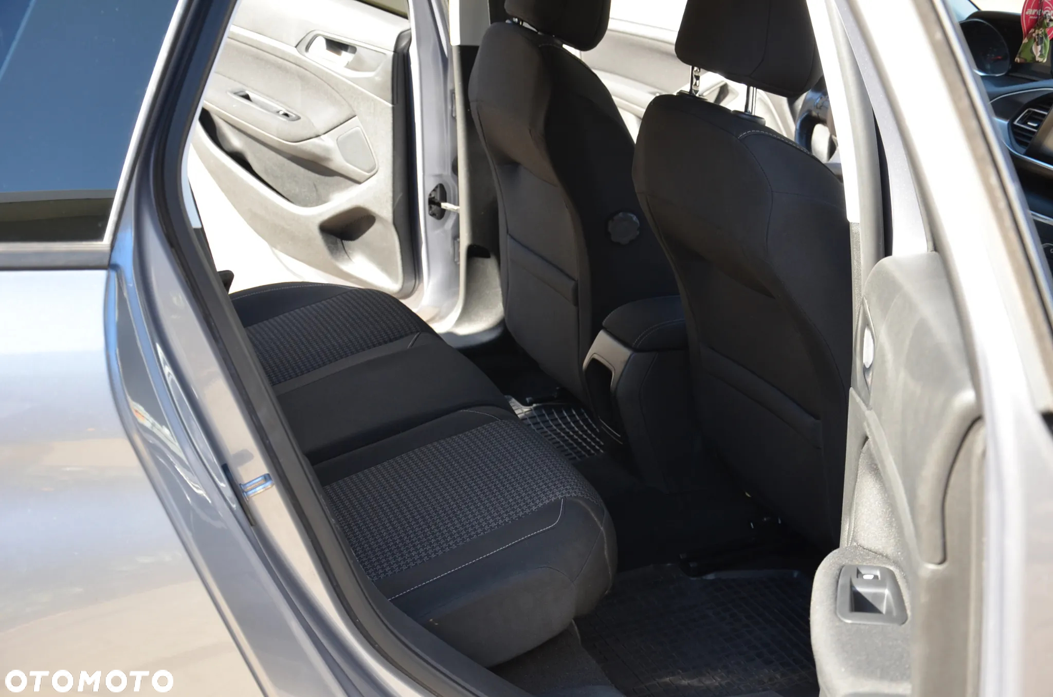 Peugeot 308 SW 1.5 BlueHDi Business Line S&S - 11