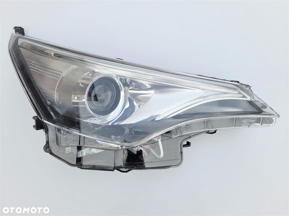 TOYOTA AVENSIS LAMPA PRAWA FULL LED 16 17 18