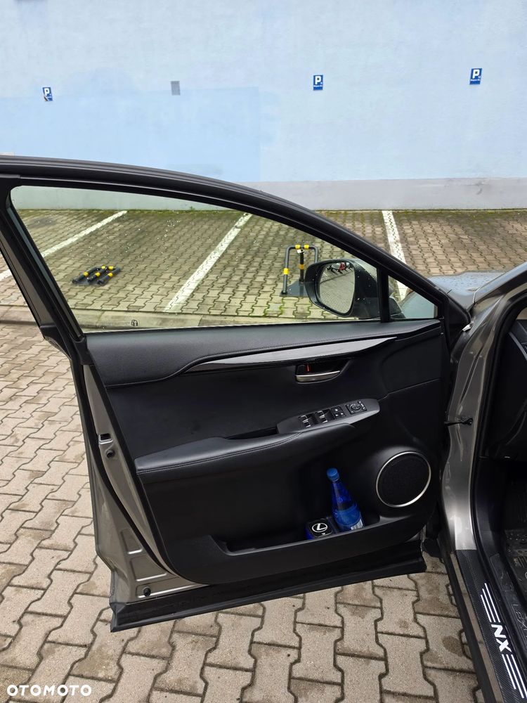 Lexus NX 300h Elegance AWD - 11